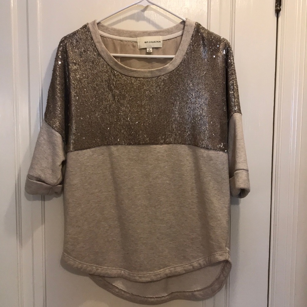 Comfy cute light tan sequin sweatshirt size small